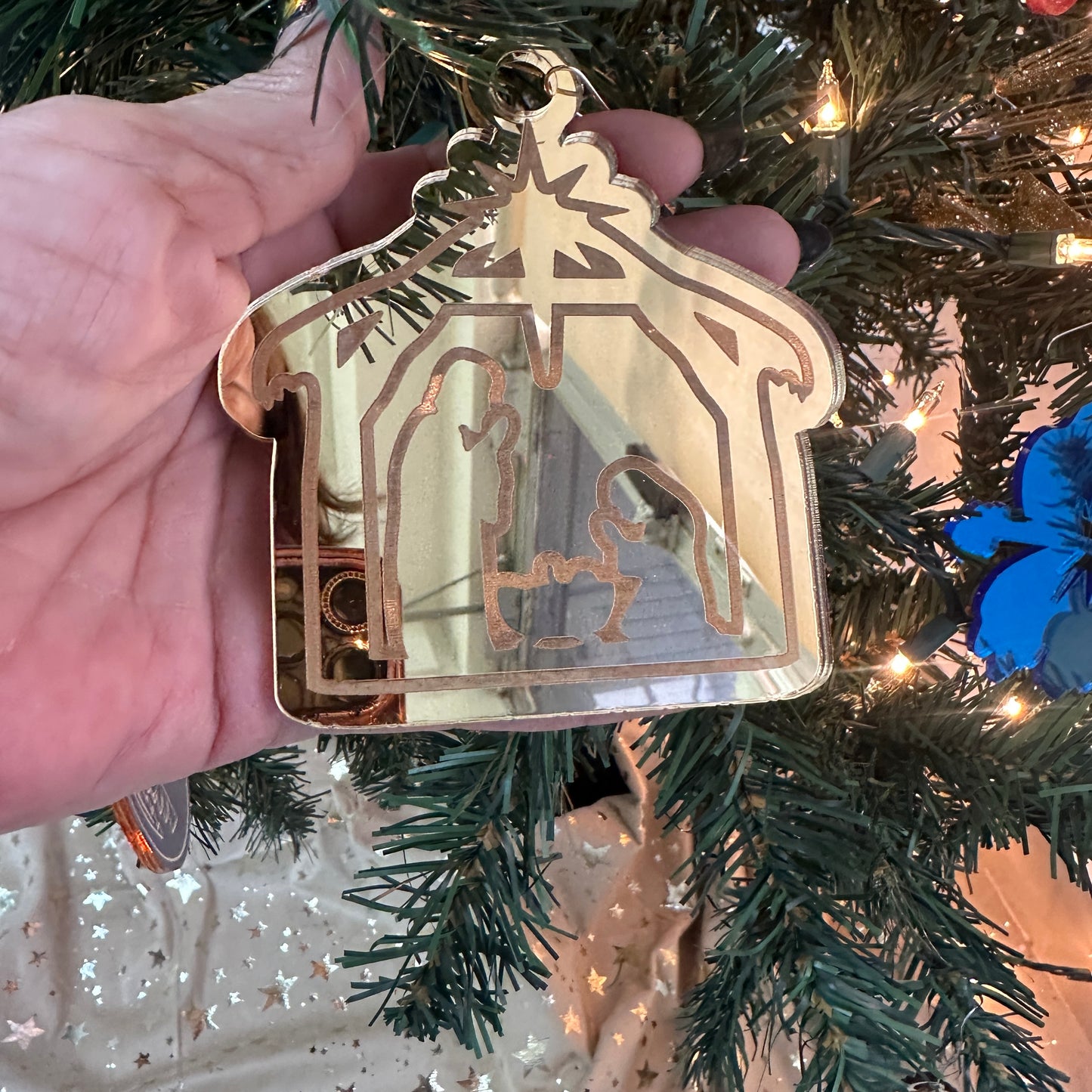 Nacimiento en Acrílico Dorado Espejo