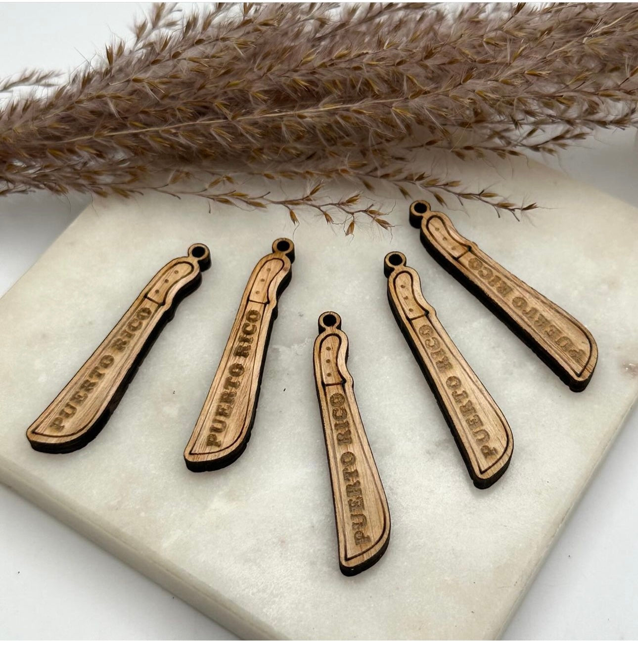 Machete en Madera con frase Puerto Rico Pendant