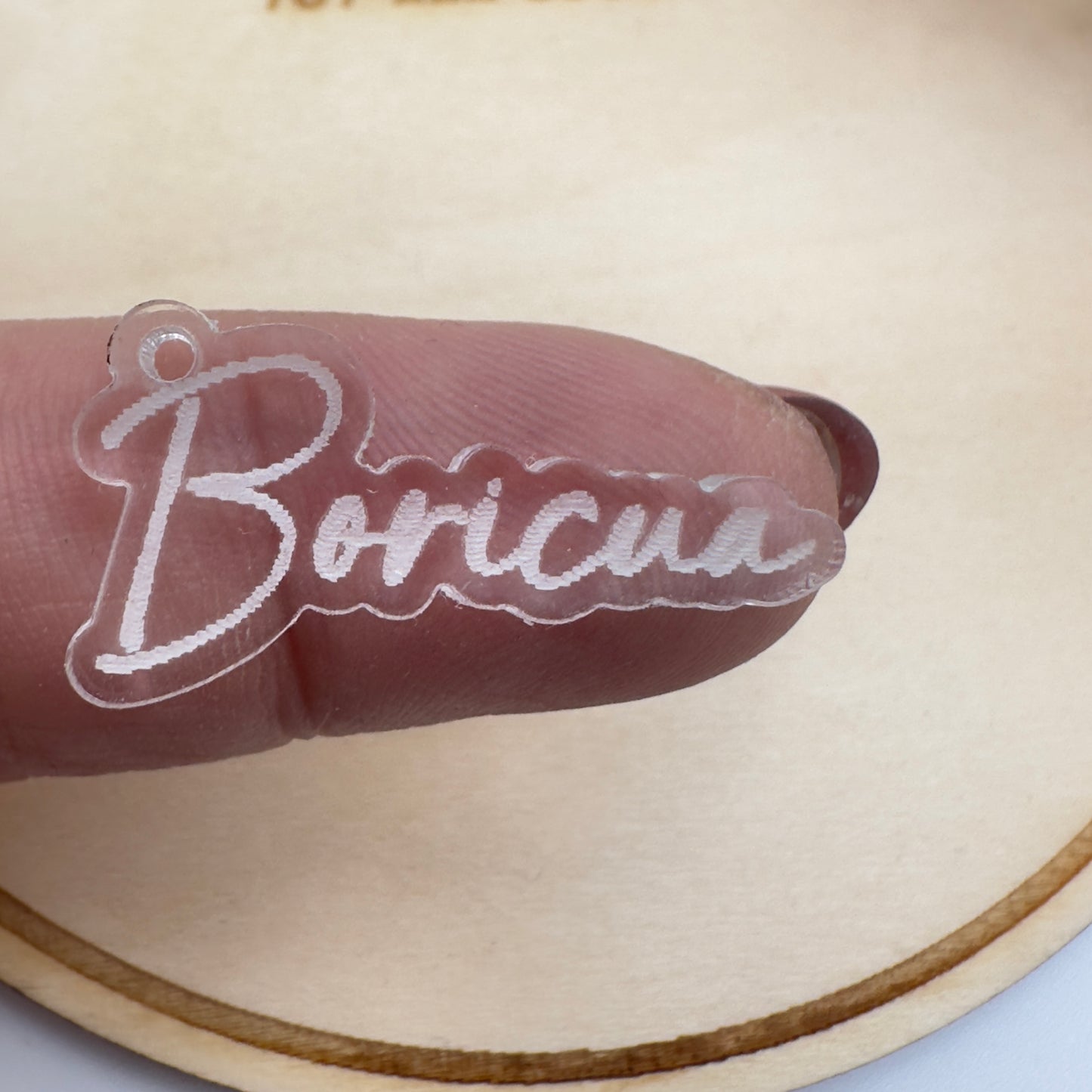 Pendant Acrílico Clear con Frase Boricua