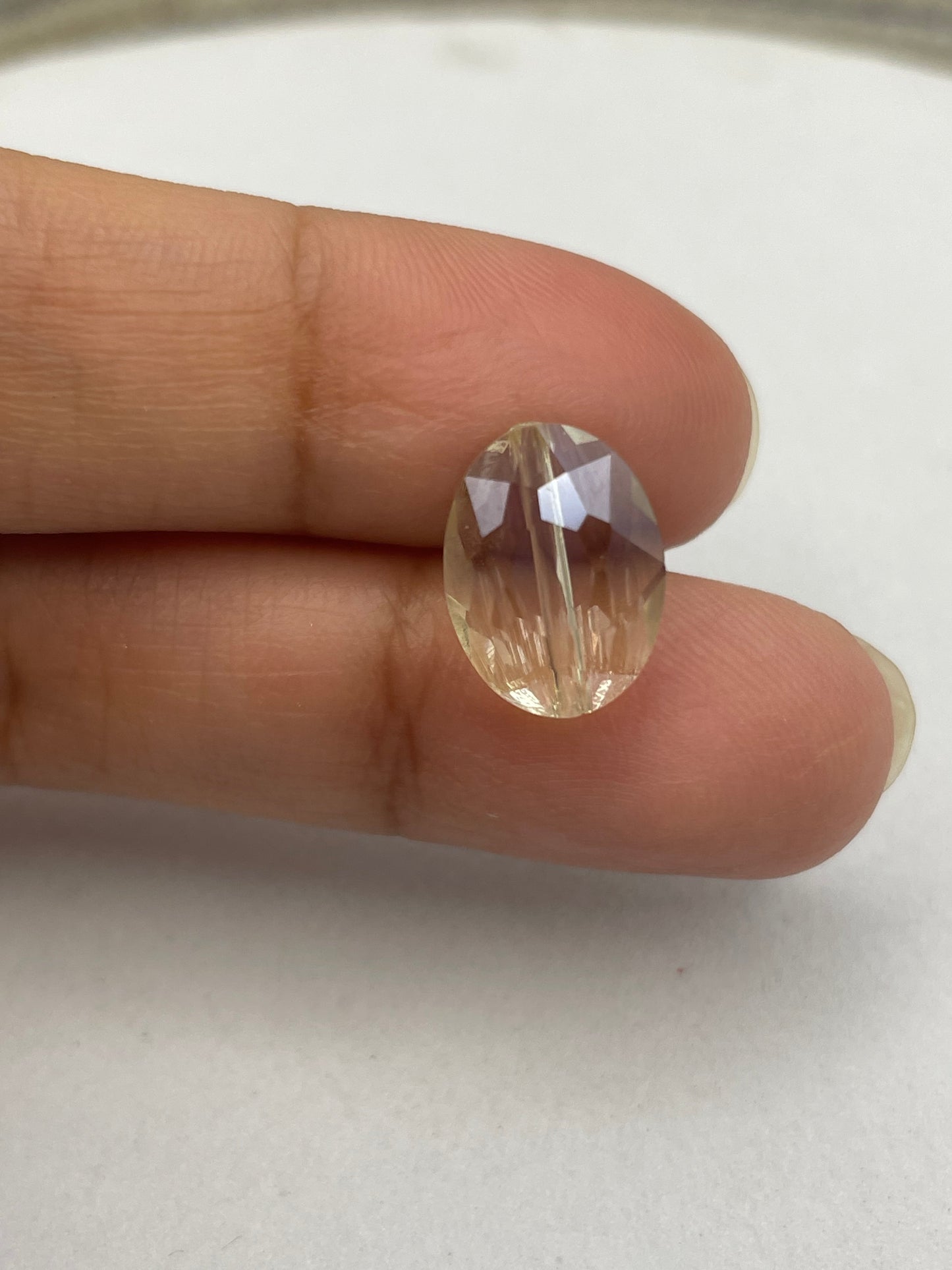 Cristal ovalado Crema claro