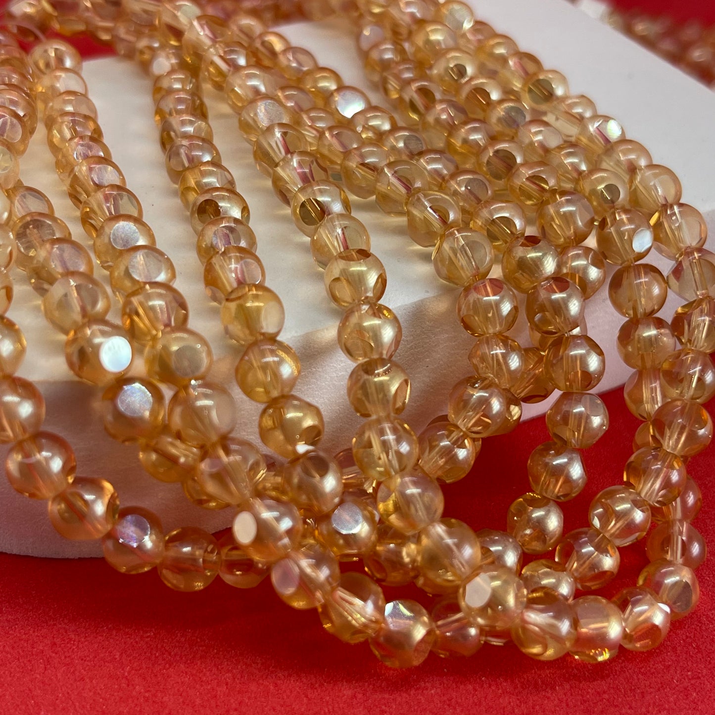 Material: cristal Dimensión: 8mm Color: peach SKU: 103432 Cantidad: 1 strand El color puede ser diferente al de la imagen debido a los diferentes dispositivos de visualización y la alteración de la imagen. Este material es duradero. Para prolongar su longevidad, evite exponerlo al agua, lociones, perfumes o cualquier otro producto químico. —————— The color may be different from the image due to different display devices and image alteration. This material is durable. To prolong its longevity