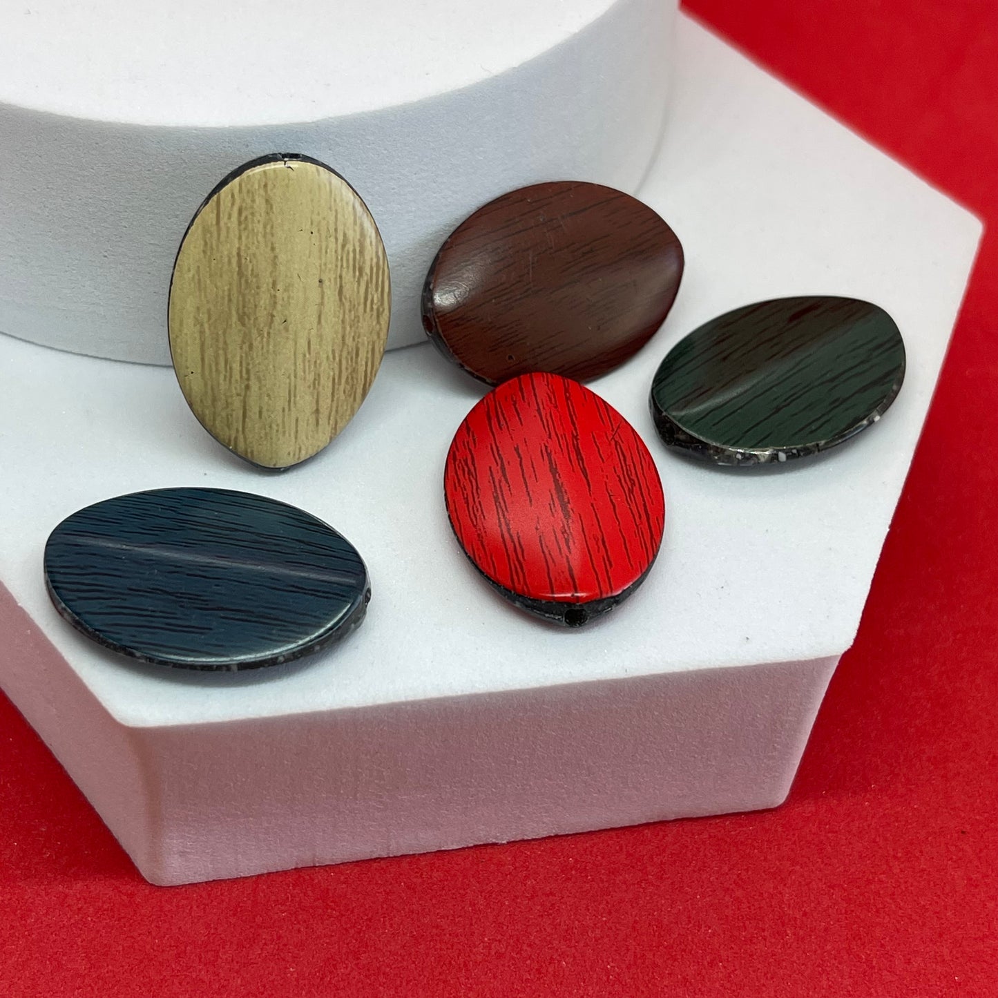 Material: acrilico Dimensión: 30x21x5mm Color: multicolor SKU: 106621 Cantidad: 4 piezas por paquete El color puede ser diferente al de la imagen debido a los diferentes dispositivos de visualización y la alteración de la imagen. Este material es duradero. Para prolongar su longevidad, evite exponerlo al agua, lociones, perfumes o cualquier otro producto químico. —————— The color may be different from the image due to different display devices and image alteration. This material is durable. T