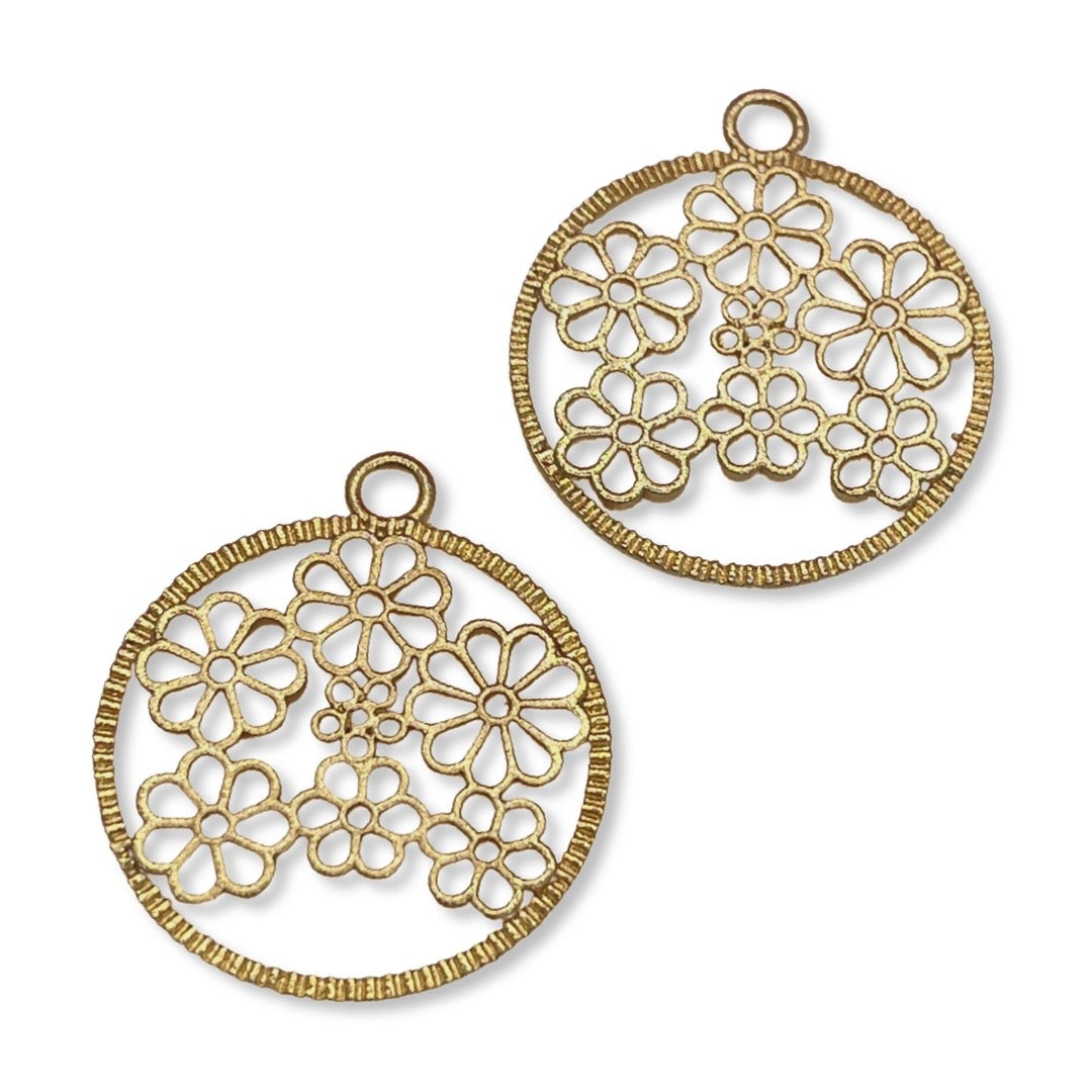 Charm con Flores Enchape Hindú 24k