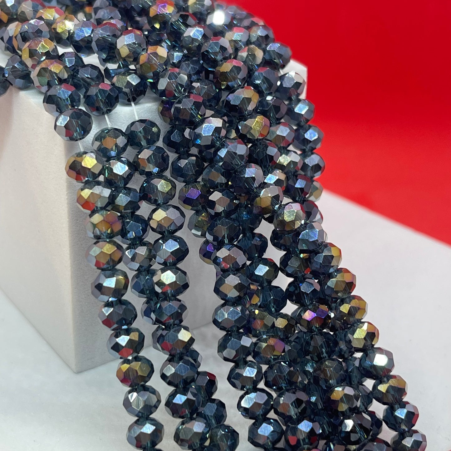 Material: cristal Color: azul size: 6mm SKU: 106680 Cantidad: 1 strand El color puede ser diferente al de la imagen debido a los diferentes dispositivos de visualización y la alteración de la imagen. Este material es duradero. Para prolongar su longevidad, evite exponerlo al agua, lociones, perfumes o cualquier otro producto químico. —————— The color may be different from the image due to different display devices and image alteration. This material is durable. To prolong its longevity, avoi