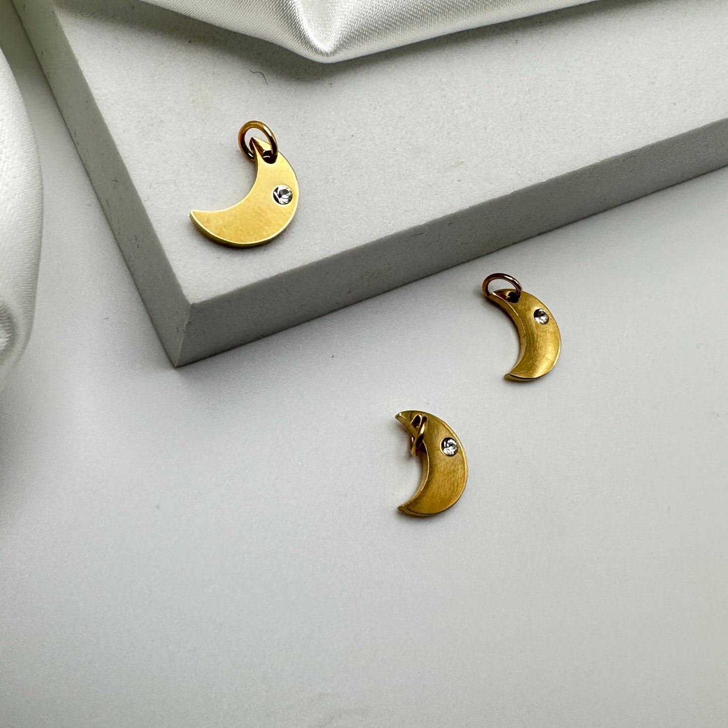 Charm de Luna con Zirconia Stainless Steel