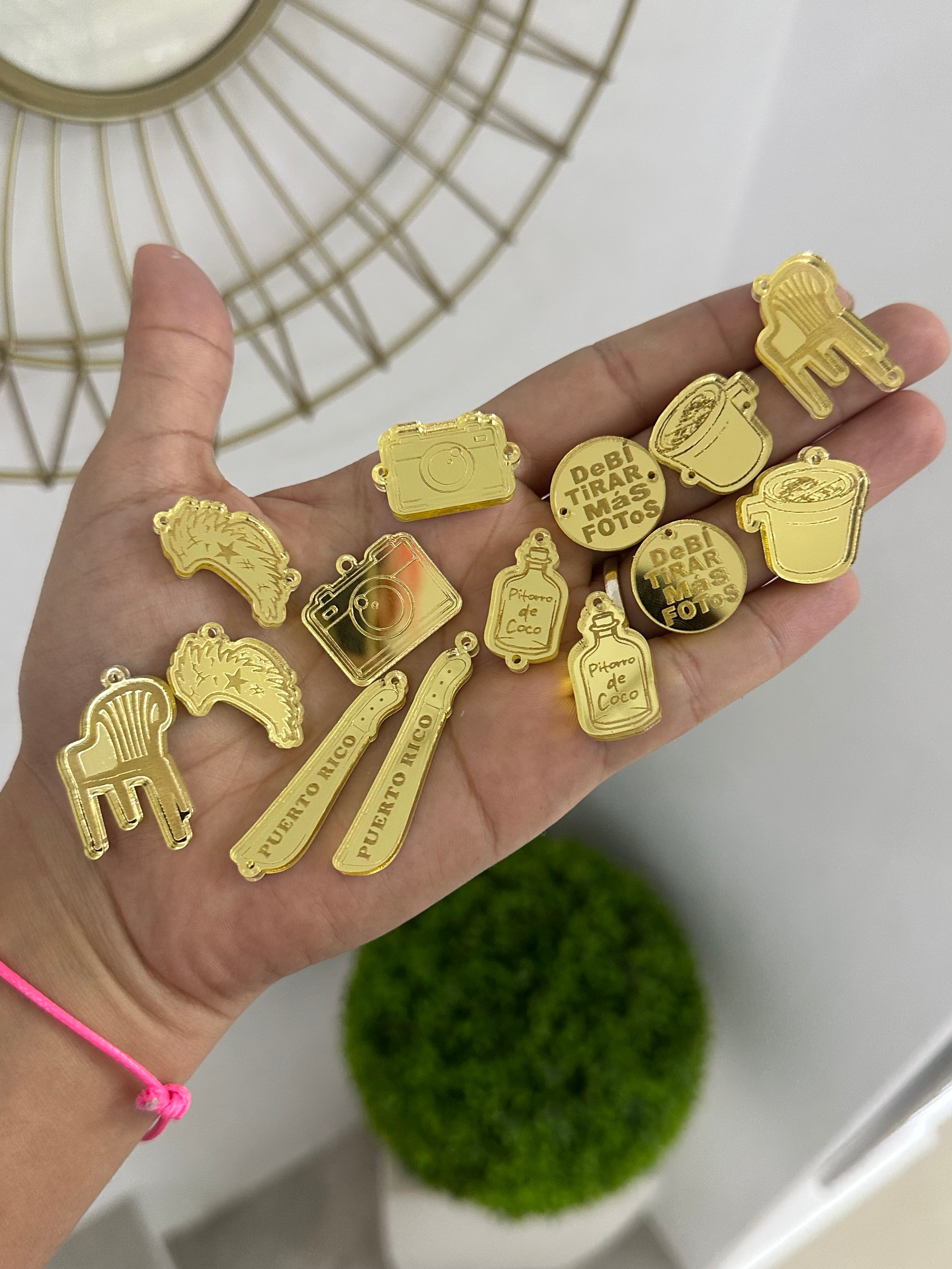 ORECCHINI PENDENTI CHARMS FIOCCO E PERLE - Gioielli - Orecchini - d ORECCHINI PENDENTI CHARMS FIOCCO E PERLE - Gioielli - Orecchini - d