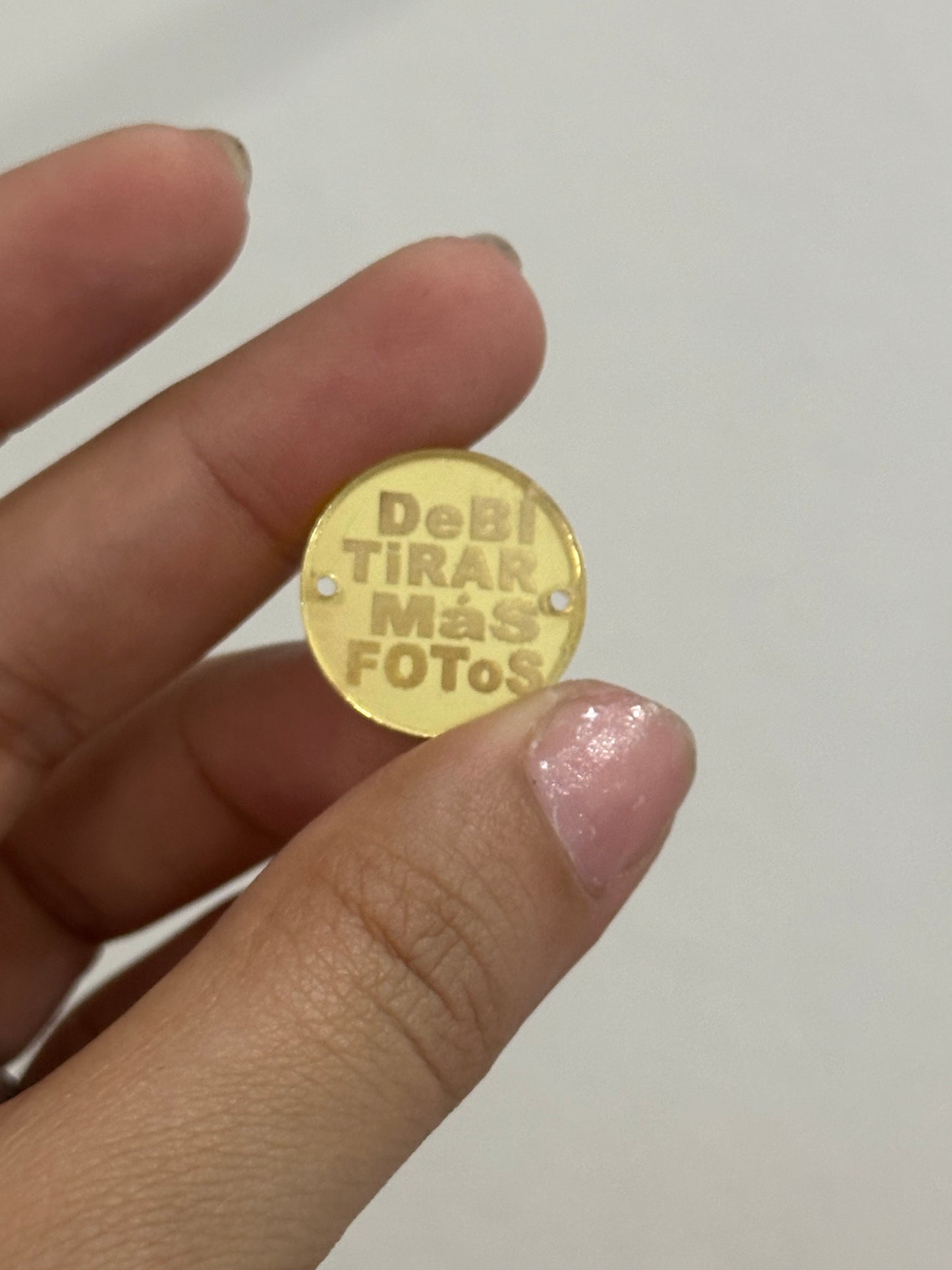 DtMF Charms Acrilico Dorado Espejo