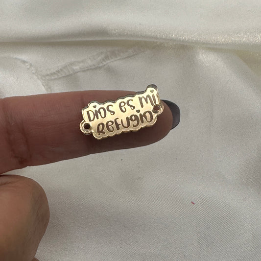 Frase conector en Acrílico Dorado “Dios es mi refugio”
