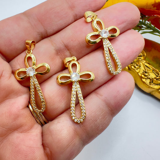 Charm de Cruz con Zirconias Enchapada en Oro 18 k