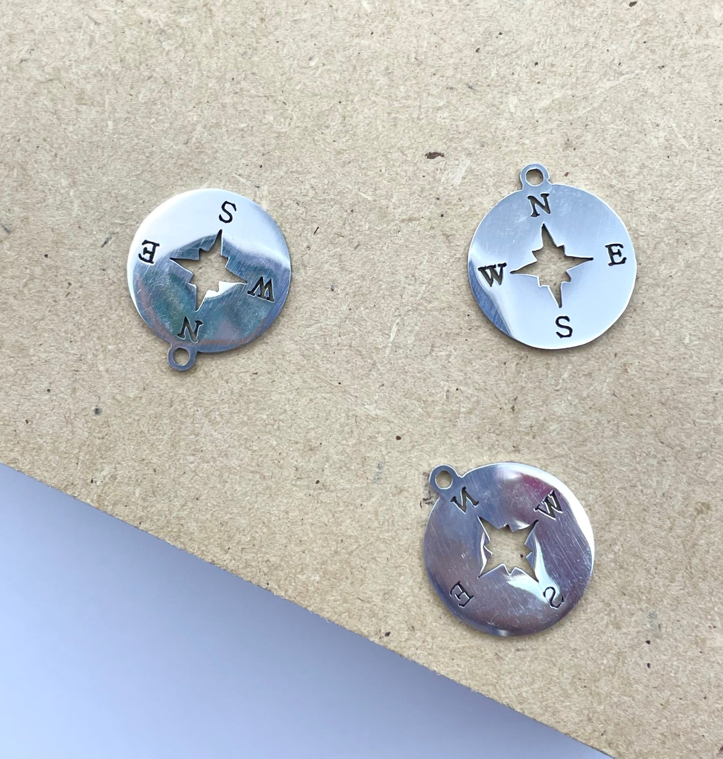Charm de Brújula SS