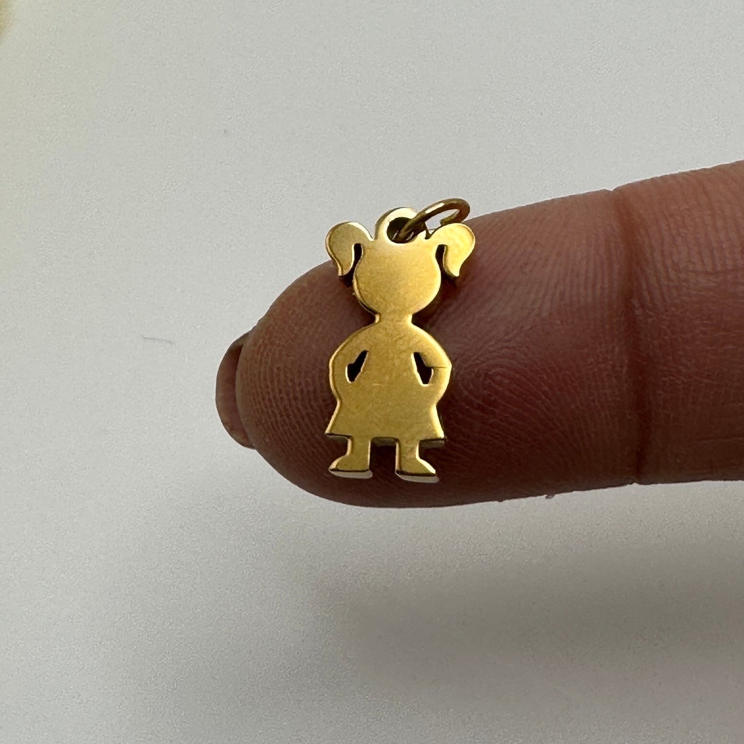 Charm Niña en Stainless Steel 316 Dorado