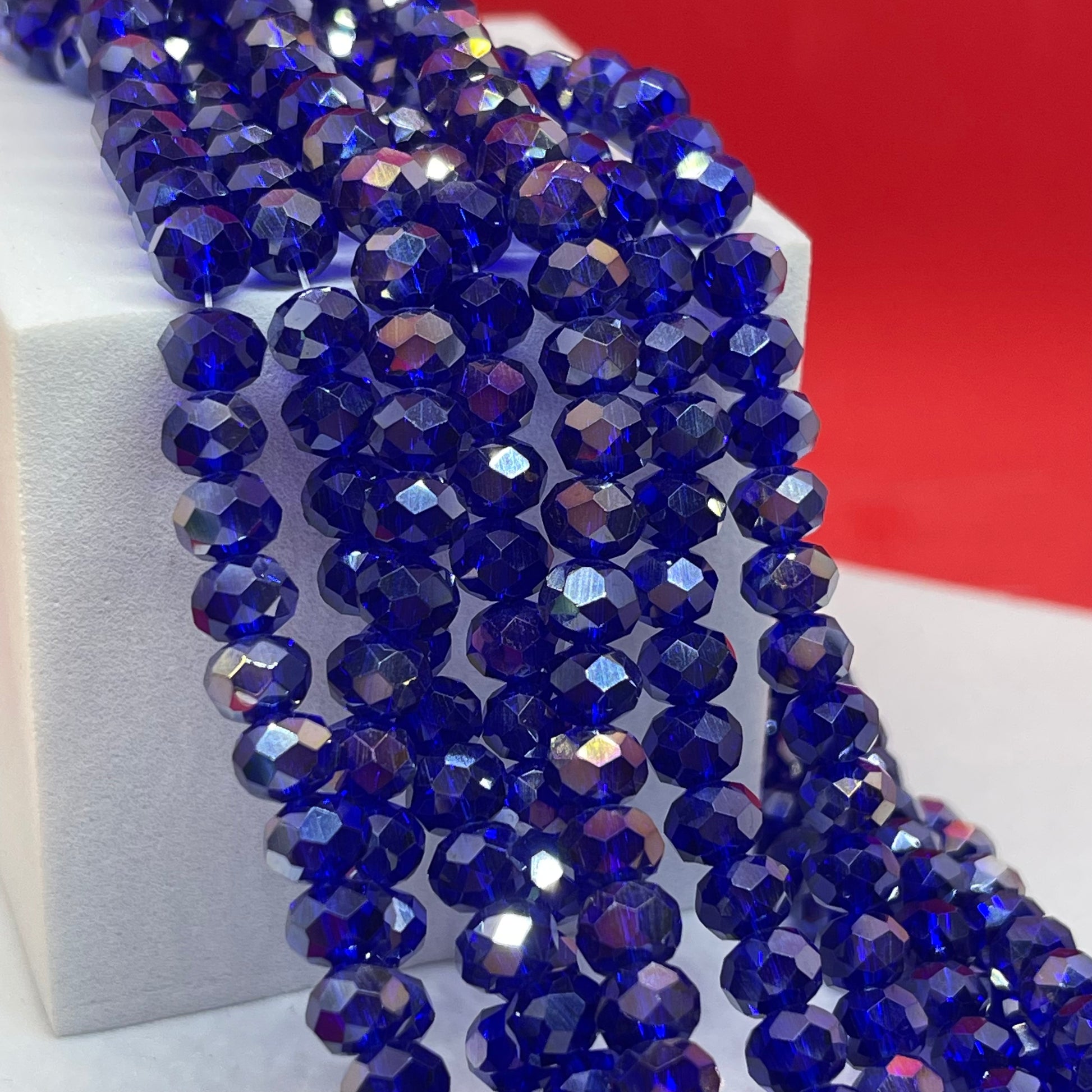 Material: cristal  Color: azul cobalto  size: 6mm  SKU: 106697  Cantidad: 1 strand  El color puede ser diferente al de la imagen debido a los diferentes dispositivos de visualización y la alteración de la imagen.     Este material es duradero. Para prolongar su longevidad, evite exponerlo al agua, lociones, perfumes o cualquier otro producto químico.  ——————  The color may be different from the image due to different display devices and image alteration.     This material is durable. To prolong its longevit